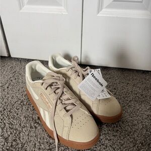 Reebok Cream Sneakers with Brown Sole